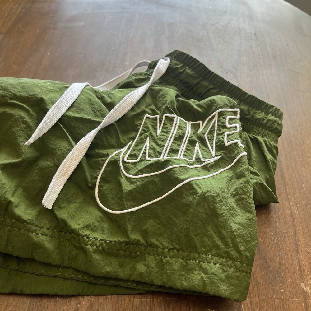 Nike Mens Sportswear Essentials Woven Shorts Green DB3810-326 S Tall